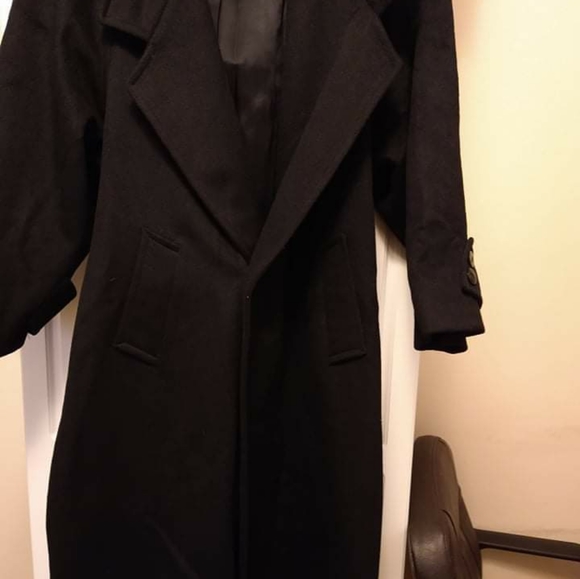 Coat - Picture 3 of 4